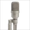  930 mit XLR-Stecker, Halter und Stativ